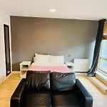 Stuhomes - Arundel House