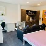 Stuhomes - Arundel House